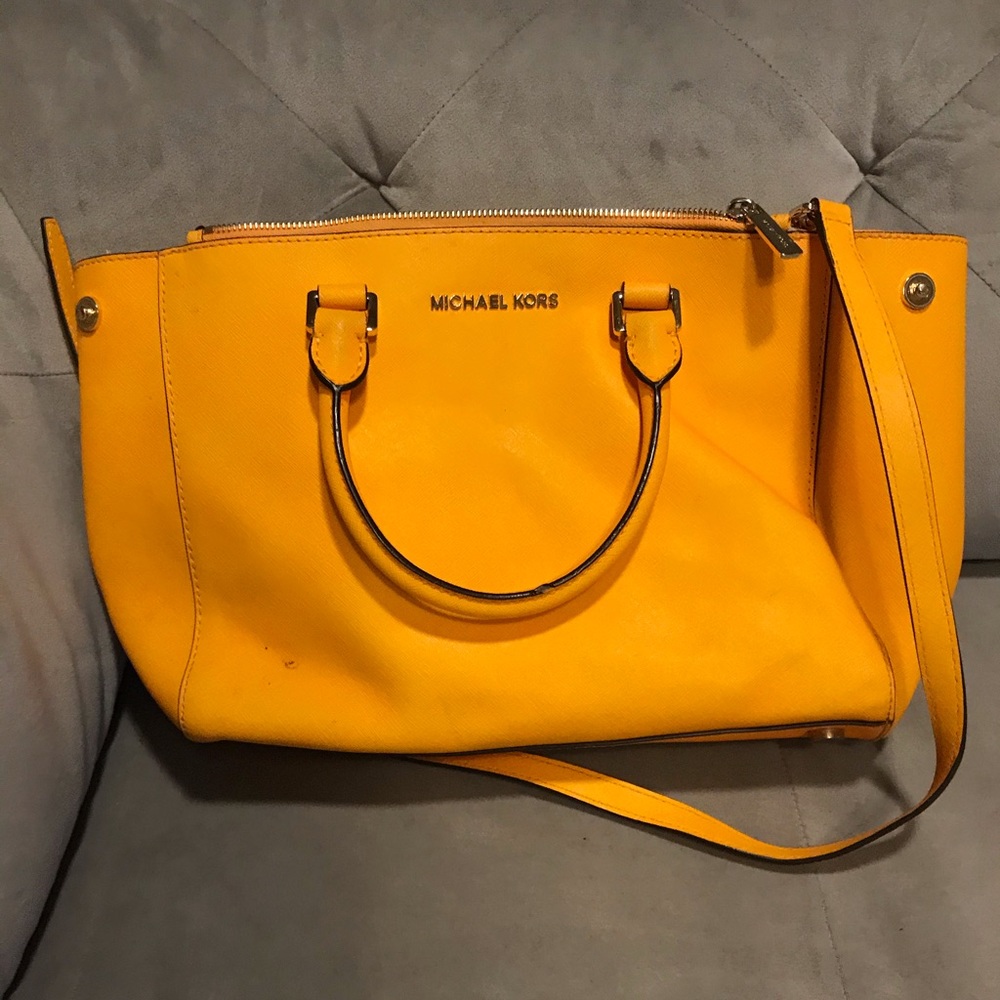 Michael Kors Medium Selma purse